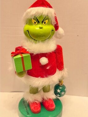 Ruz The Grinch Green Nutcracker Holiday Decor new 9” 2025